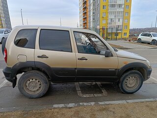2010 Chevrolet Niva I Рестайлинг, золотистый, 500000 рублей, вид 2