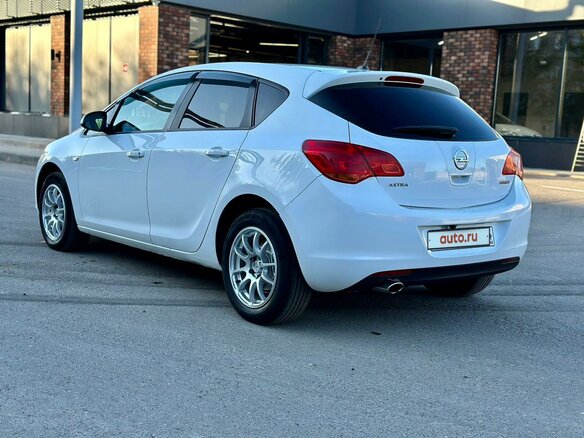 2011 Opel Astra J, белый, 700000 рублей - вид 5