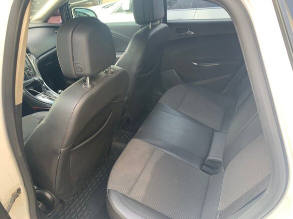 2011 Opel Astra J, белый, 650000 рублей - вид 13