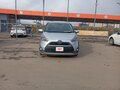 2017 Toyota Sienta II, серебристый, 1450000 рублей - вид 1