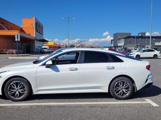 2021 Kia K5 III, белый, 2499000 рублей, вид 3