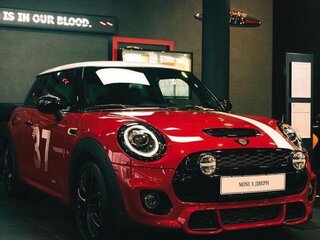 2020 Mini Hatch Cooper S III (F55/F56) Рестайлинг, красный, 3600000 рублей, вид 3