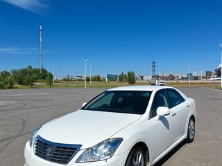2010 Toyota Crown XIII (S200), белый, 1599000 рублей, вид 2