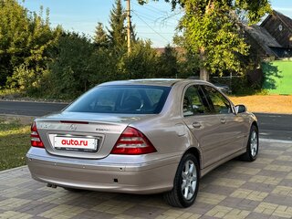 2005 Mercedes-Benz C-Класс 200 II (W203) Рестайлинг, розовый, 735000 рублей, вид 4
