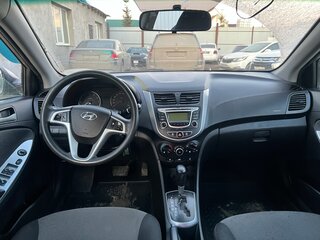 2014 Hyundai Solaris I, бежевый, 700000 рублей, вид 5