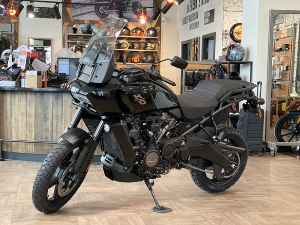 2022 Harley-Davidson Pan America, чёрный, 1890000 рублей - вид 2