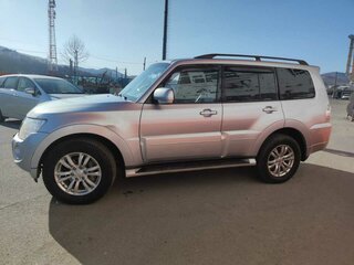 2014 Mitsubishi Pajero IV Рестайлинг 1, серебристый, 4350000 рублей, вид 4