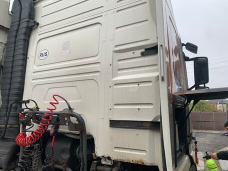 2005 Volvo FH, белый, 3100000 рублей, вид 3