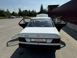 1989 Mercedes-Benz W124 200, белый, 495000 рублей, вид 3