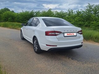 2020 Skoda Octavia III (A7) Рестайлинг, белый, 1950000 рублей, вид 5