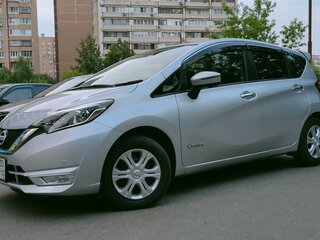 2018 Nissan Note e-Power II Рестайлинг, серый, 1190000 рублей, вид 3
