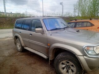 2002 Nissan Patrol V (Y61), бежевый, 1000000 рублей, вид 3