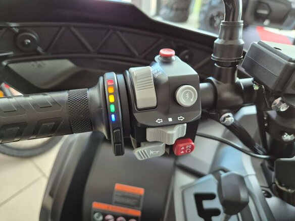 2026 Loncin XWolf 700, серый, 898000 рублей - вид 6