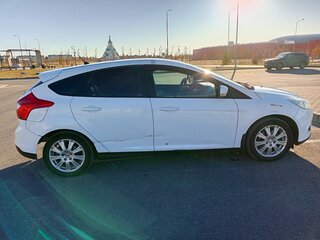 2013 Ford Focus III, белый, 680000 рублей, вид 3