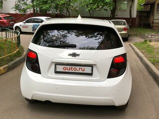 2012 Chevrolet Aveo II, белый, 700000 рублей, вид 4