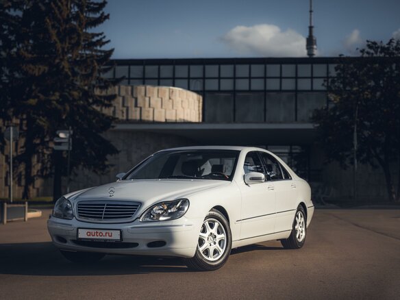 1999 Mercedes-Benz S-Класс 320 IV (W220), белый