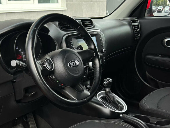 2018 Kia Soul II Рестайлинг, красный - вид 9