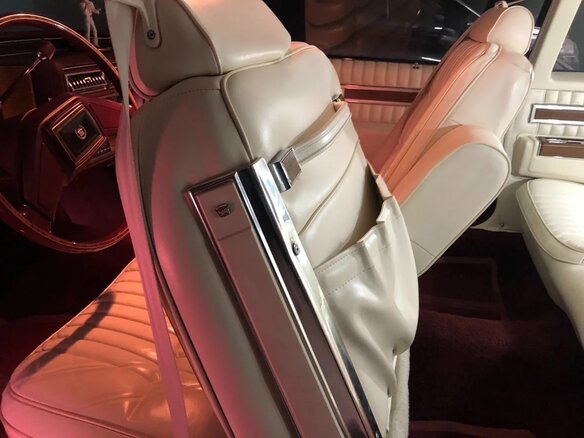 1982 Cadillac DeVille V, красный - вид 29