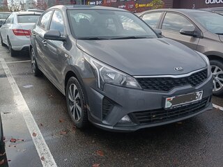 2021 Kia Rio IV Рестайлинг (Global market), серый, 1200000 рублей, вид 3