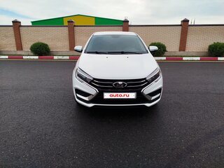2025 Lada (ВАЗ) Vesta I Рестайлинг (NG), белый, 1370000 рублей, вид 2