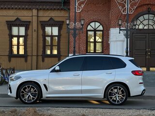 2019 BMW X5 30d IV (G05/G18), белый, 5950000 рублей, вид 1