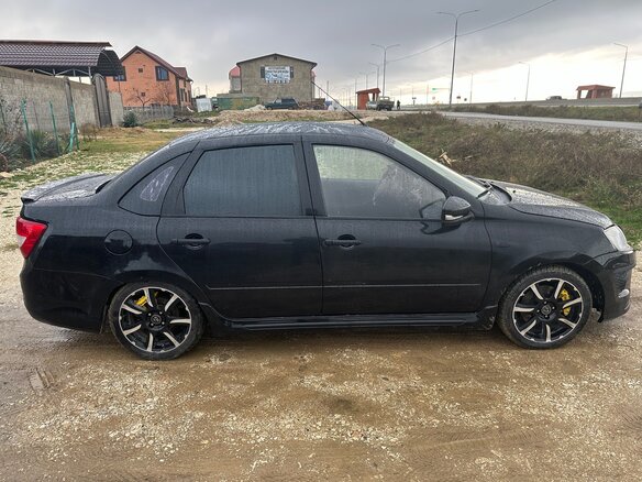 2015 Lada (ВАЗ) Granta Sport I, чёрный, 680000 рублей - вид 2