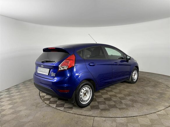 2015 Ford Fiesta Mk6 Рестайлинг, синий, 669000 рублей - вид 4