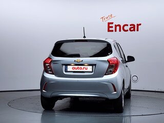2022 Chevrolet Spark IV Рестайлинг, серебристый, 939000 рублей, вид 4