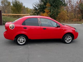 2004 Chevrolet Aveo I, красный, 270000 рублей, вид 2