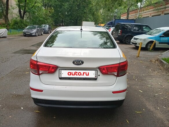 2016 Kia Rio III Рестайлинг, белый, 420000 рублей - вид 2