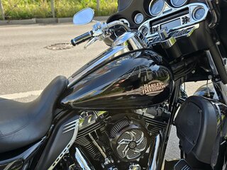 2010 Harley-Davidson Electra Glide, чёрный, 1050000 рублей, вид 3