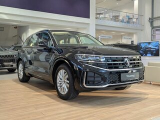 2025 Volkswagen Touareg III Рестайлинг, чёрный, 8590000 рублей, вид 3