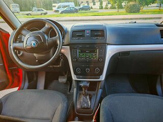 2010 Skoda Yeti I, красный, 500000 рублей, вид 4