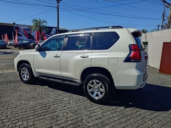 2023 Toyota Land Cruiser Prado 150 Series Рестайлинг 3, белый, 6800012 рублей - вид 5