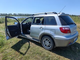 2006 Mitsubishi Outlander I, серебристый, 800000 рублей, вид 5