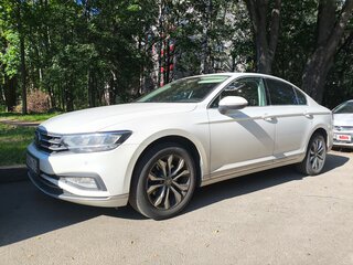 2020 Volkswagen Passat B8 Рестайлинг, белый, 2990000 рублей, вид 1