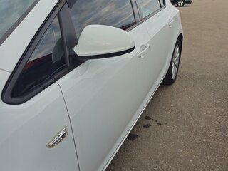 2010 Opel Astra J, белый, 600000 рублей, вид 2