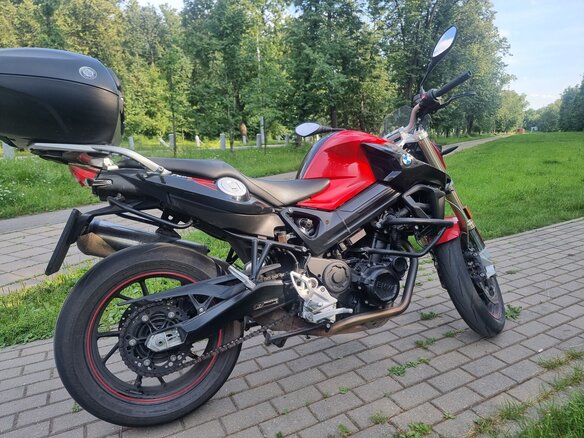 2018 BMW F 800 R, красный, 800000 рублей - вид 6