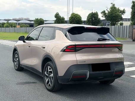 2026 Changan Qiyuan Q05 51.9 kWh II, бежевый, 2210000 рублей, вид 3