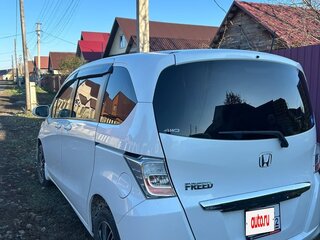 2013 Honda Freed I Рестайлинг, белый, 1399999 рублей, вид 4