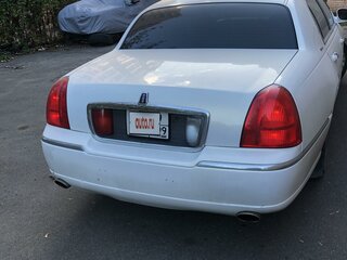 2000 Lincoln Town Car III, белый, 850000 рублей, вид 2