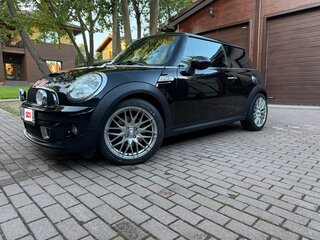 2010 Mini Hatch Cooper S II (R56) Рестайлинг, чёрный, 2440000 рублей, вид 2