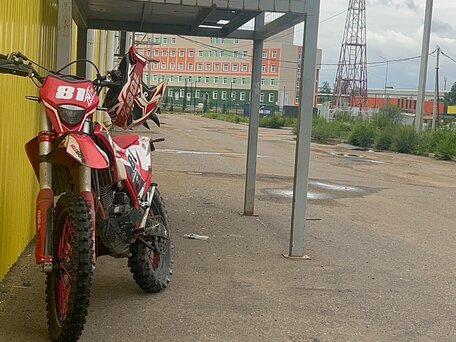 2024 Regulmoto Holeshot, красный, 180000 рублей, вид 2
