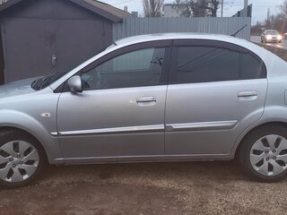 2009 Kia Rio II, серебристый, 730000 рублей, вид 3
