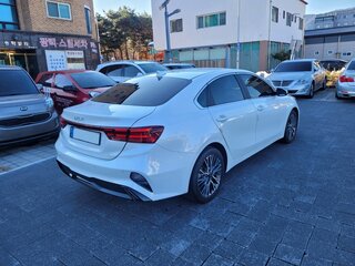 2022 Kia K3 II Рестайлинг, белый, 1499000 рублей, вид 4