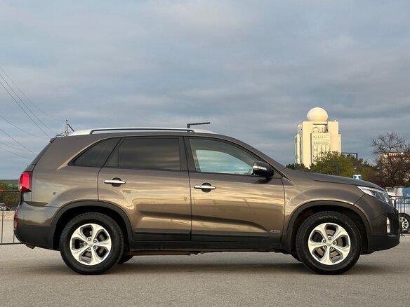 2018 Kia Sorento II Рестайлинг, бежевый, 2097000 рублей - вид 10