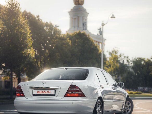 1999 Mercedes-Benz S-Класс 320 IV (W220), белый - вид 7