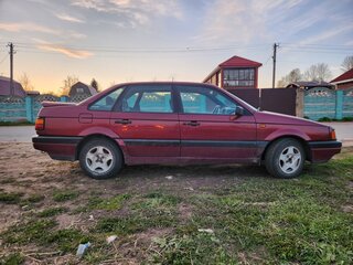 1990 Volkswagen Passat B3, пурпурный, 140000 рублей, вид 4
