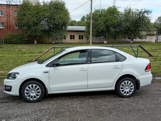 2017 Volkswagen Polo V Рестайлинг, белый, 1300000 рублей, вид 4