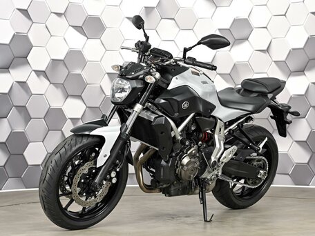 2014 Yamaha MT-07 (FZ-07), белый, 625000 рублей, вид 2